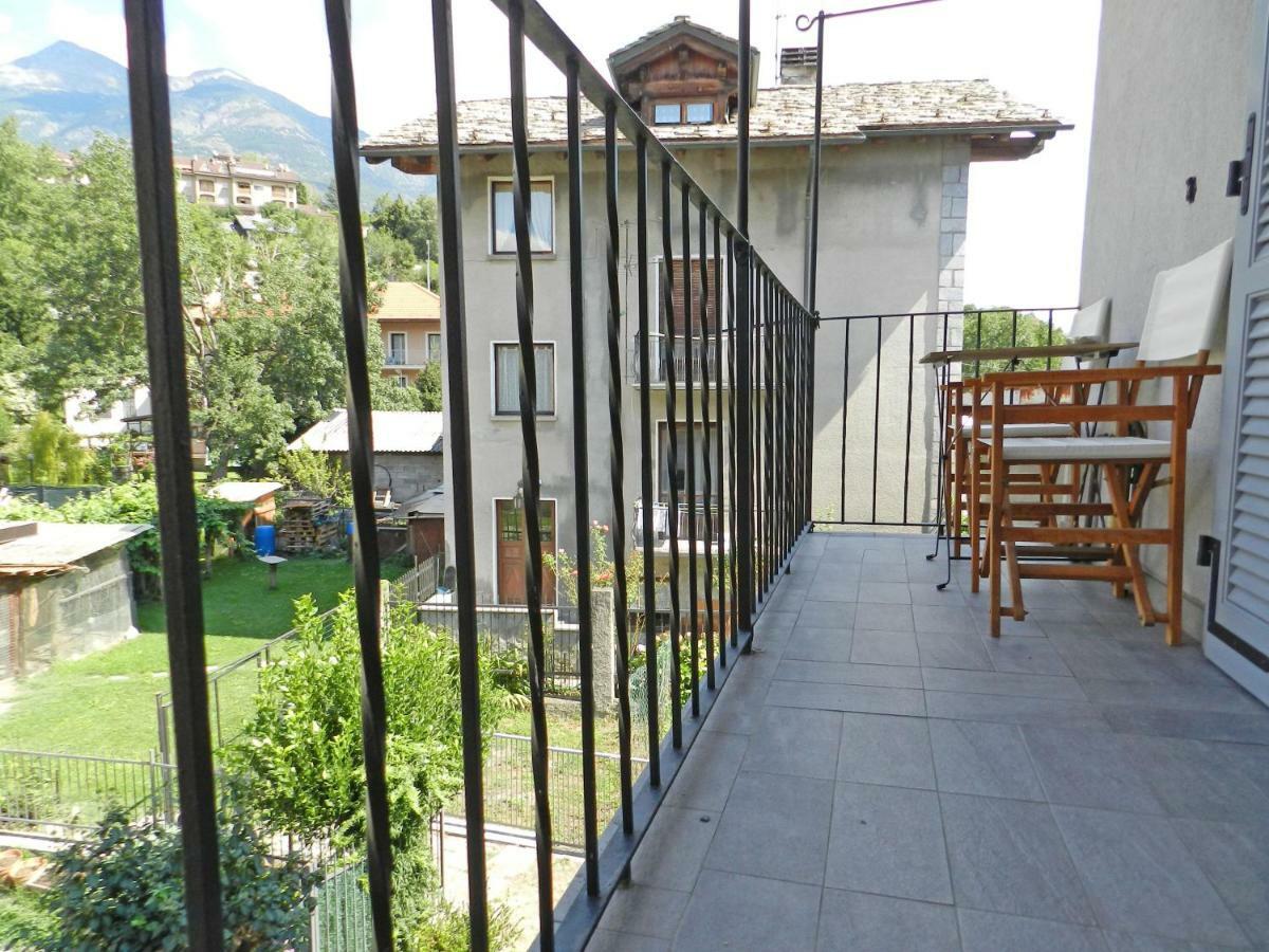 Alpine Apartment Aosta Exterior foto